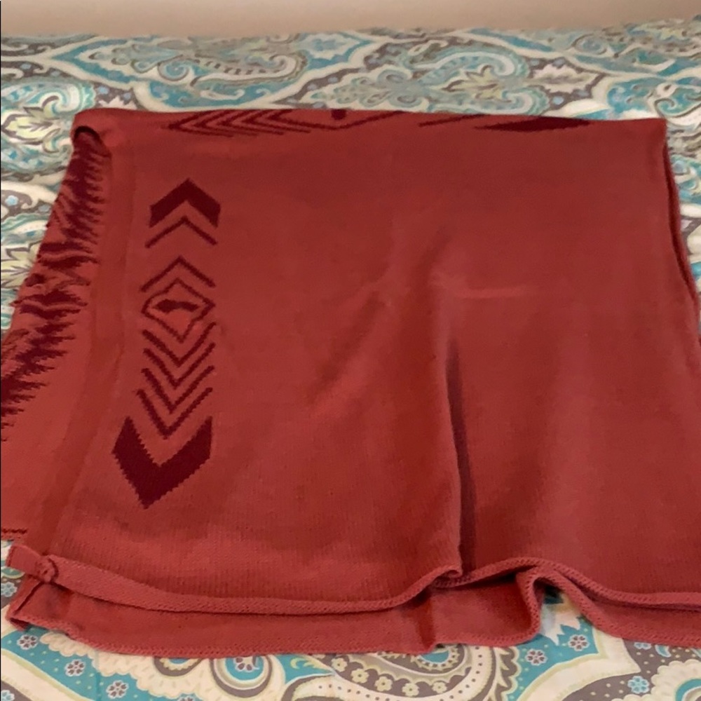 Poncho - Picture 3 of 3